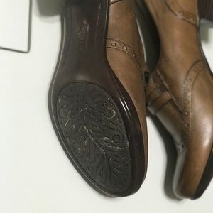 Earth lace-up heels